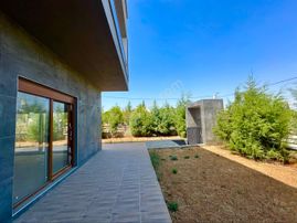 Myra Dan Başkarcıda Site İçerisinde Lüx Köşe Villa