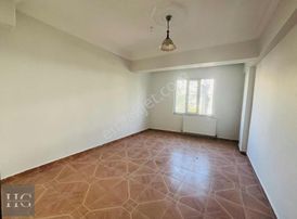 Has Gayrimenkul ' Den Satılık Geniş 3+1 Karacaoğlan Mah.'de