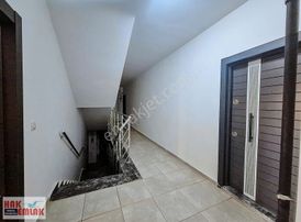 Hak Emlak'tan Üniversite Bölgesinde Kiralık 1+1 Daire