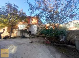 Mayadan Akalar Mah. İçerisinde Ev Bulunan Satılık Arsa