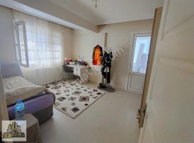 İzmir Tire'de Sb Emlak Ofisinden Havuzlu Sitede Fırsat 3+1 Daire