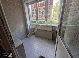 İnönü Cad, Bir Üst Sokağında 3+1 135m2 Ara Kat Köşe Daire