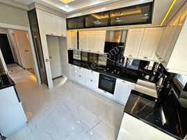 Ayanoğlun'dan Güre'de Tam Müstakil 6+1 Havuzlu Satılık Villa