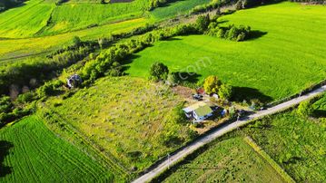 Karamürsel Yalakdere'de 7442m2 Arazi + İskanlı Ev Dahil Tek Tapu