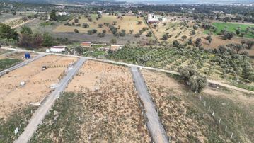 Akçaköyde Noter Satışlı Hobi Bahçesi 255 M2 Elektrik Su Menderes İzmir