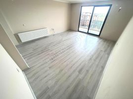 Yükselden Kadıköyde Novada Yanı Sitede Ayrı Mutfak 3+1 Daire