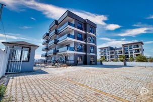 Altıntaş Ta Satılık 2+1 Önü Açık Ferah