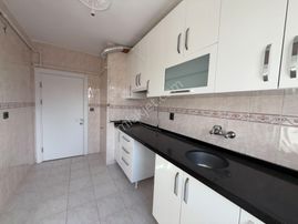 Ufuk Kılıç Emlak'tan Hicret Cami Yakını Katta Güney 3+1 Yapılı Daire