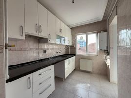 Ufuk Kılıç Emlak'tan Hicret Cami Yakını Katta Güney 3+1 Yapılı Daire