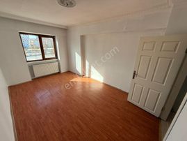 Özkır*emlak'tan*önü*açık*bulvar*cephe*merkezi*konum*arakat*3+1