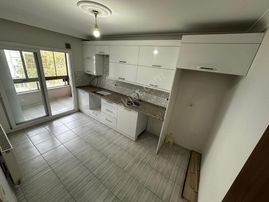 Turgutlu Nurcan Emlak'tan Selvilitepe Mh.satılık Asansörlü Arakat Daire