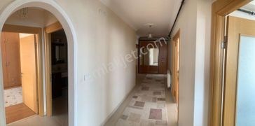 Acil Satılık Çakırlar Büyük Göbekte 180m2 3+1 / Realty Gate