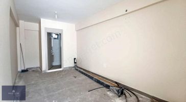 Magna'dan Parlayan Yıldız Kayapa'da Satılık Dükkan