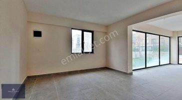 Magna'dan Parlayan Yıldız Kayapa'da Satılık Dükkan