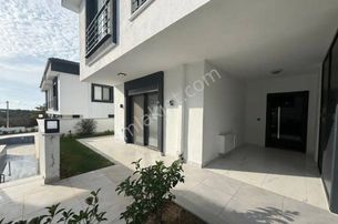 Didim'de Acil Satılık 4+1 Havuzlu Bahçeli Villa Satıyoruz