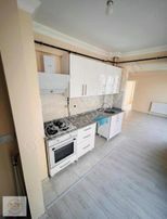 Sinanoğlu'dan Şeker Meydanı Cadde Üzeri Ara Kat Asansörlü Daire