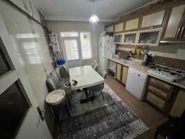 Kanuni Mahallesi'nde Cadde Yakını 3+1 Daire!