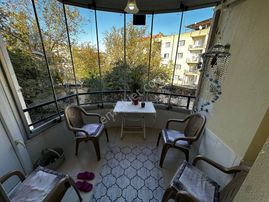 Turgutlu Satılık Yedi Eyül Mah 150m2 3+1 Oda 3. Ara Kat Doğalgazlı 14 Yıllık Daire