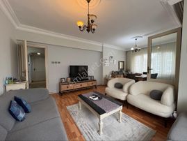 Bostancı Öğretmenler Sitesinde Otoparklı Asansörlü 3+1 110m² Net