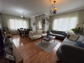 Bostancı Öğretmenler Sitesinde Otoparklı Asansörlü 3+1 110m² Net