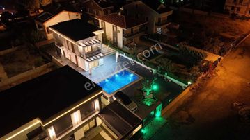 Didim Akbük 600m2 Arsa İçinde 4+1 Tam Müstakil Beyaz Saray