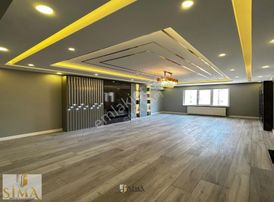 Metrobüse Yakın Sıfır Binada Full Dekorlu 3+1 130m2 Daire