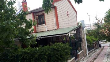 Metroya Yürüme Mesafesinde Köşe Tribleks Cadde Üzeri Refika Aksoy Okuluna Yakın