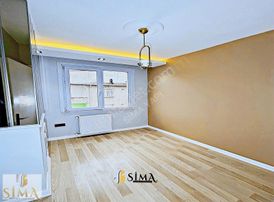 Sima Yapı'dan Caddeye Yakın Çift Balkonlu Geniş M2 2+1 Satılık Daire