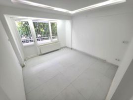 Yetkili Ayanoğludan Akçay Yenimahallede Sıfır Yapılı Bahçeli 3+1