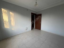 Yüreğir Güneşli Mahallesi Kiralık 2+1 Açık Mutfak