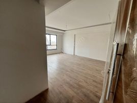 Bahar'dan Sırameşeler Metro Durağı Karşısında 2+1 Kiralık Daire