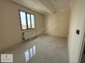 Kirvem Emlak'tan Emsalsiz 145m2 3+1 Daire-kapali Mutfak