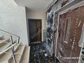 Akg'den Mustafa Kemal Aslan Sitesinde Ara Kat 3+1 Satılık Ev