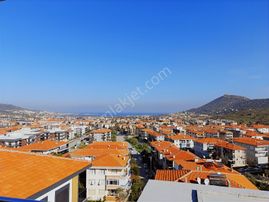 Yenifoça Narezende Deniz Manzaralı Doğalgazlı3+1 Trıbleks Villa