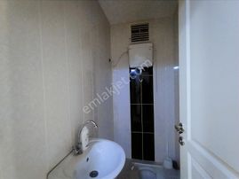 Gebze İnönü Mh. İskanlı Satılık Cadde Üzeri 3+1 Arakat Daire