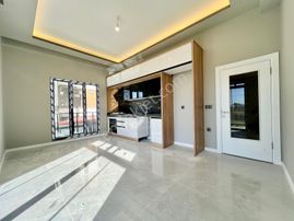 ꧁ay Emlaktan꧂akçay'da Müstakil Tadında Kendine Ait Bahçe Kullanımlı Ön Cephe Satılık 2+1 Lüks Daire