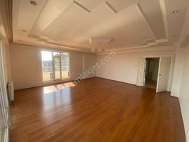 Kent Meydanına Yürüme Mesafesinde Satılık 3+1 Fırsat Daire