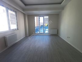 Mertcan Dan Adnan Kahveci Metroya 7 Dk Arakat 2+1 İskanlı Lüks Daire