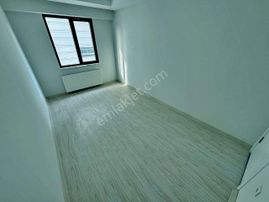 Uytundan Kadıköyde Doğalgazlı Kapalı Otoparklı 1+1 Satılık Daire