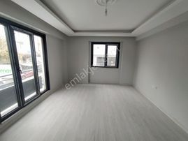 Hürriyet Çarşıya Ve Metroya Yürüme İskanlı 3+1 Arakat Lüks Daire