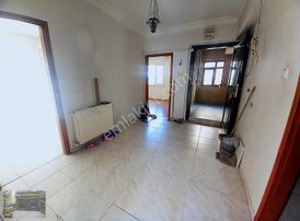 Sincan Andiçen'de Cadde Üzeri 3+1 1.ara Katta Daire