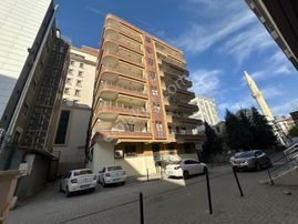 Akev Gayrimenkul'den Arad Otel Arkası Komple Satılık Bina