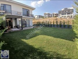 Bağlıca Zirve Caddesi'nde Tam Müstakil Satılık Villa