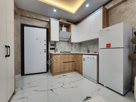 Sırakapılarda Sıfır 2+1 Esyalı Balkonlu Satılık Apart