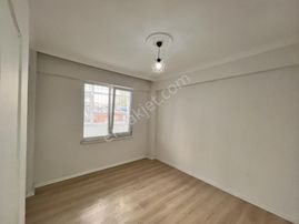 Parstan Sarıkızda Masrafsız Müstakil Girişli Denize 300 Mt 2+1