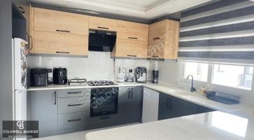 İzmir Karşıyaka'da Modern Tasarımlı Işıltılı Satılık 2+1 Daire
