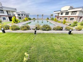 ꧁akçay Ay Emlaktan꧂pelitköyde Denize Sıfır Sitede Hayalllerinizi Süsleyecek Satılık 3+1dublex Daire