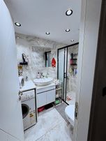 Asansörde Ful Deniz Manzaralı Yeni Binada Satılık 2+1 Daire