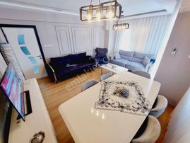 ꧁ay Emlaktan꧂akçay'da İçi Komple Yapılı Kombili Denize 300 M Ayrı Mutfak Ön Cephe Satılık 2+1 Daire