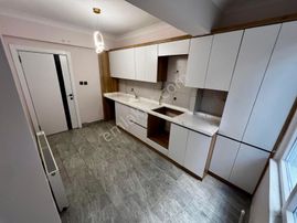 ꧁akçay Ay Emlaktan꧂altınkum Merkezde Bahçe Kullanımlı Denize Sadece 100 M Kombili Satılık 2+1daire